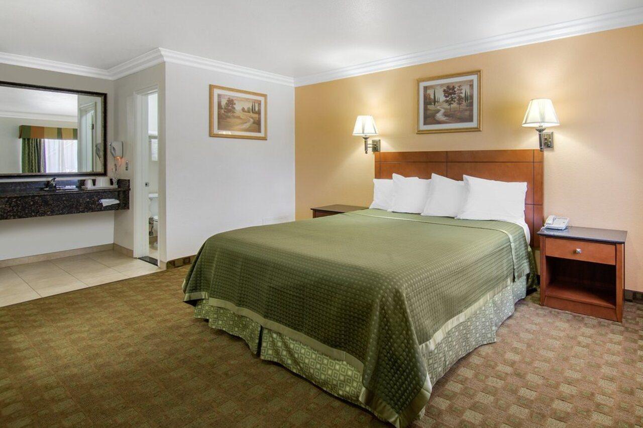 Rodeway Inn Adelanto Us 395 Exterior foto