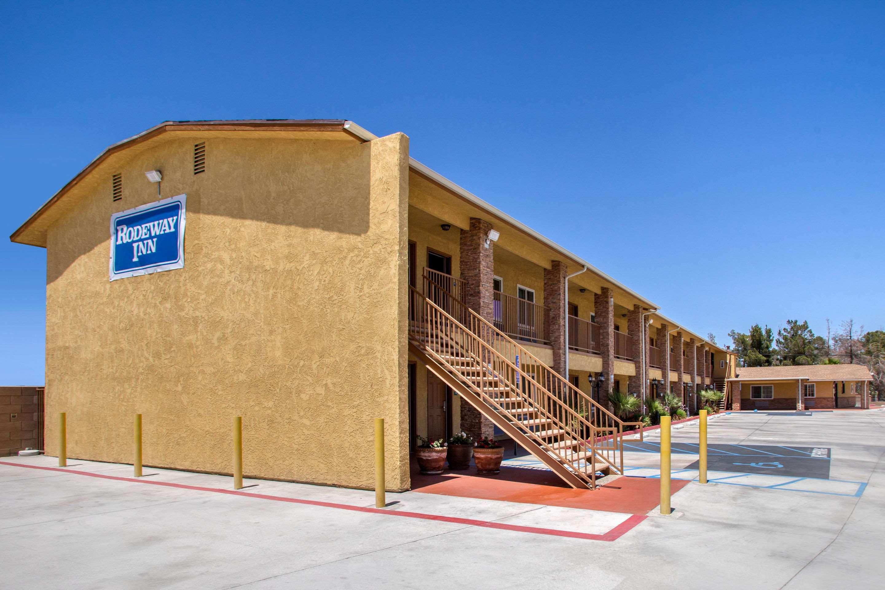 Rodeway Inn Adelanto Us 395 Exterior foto