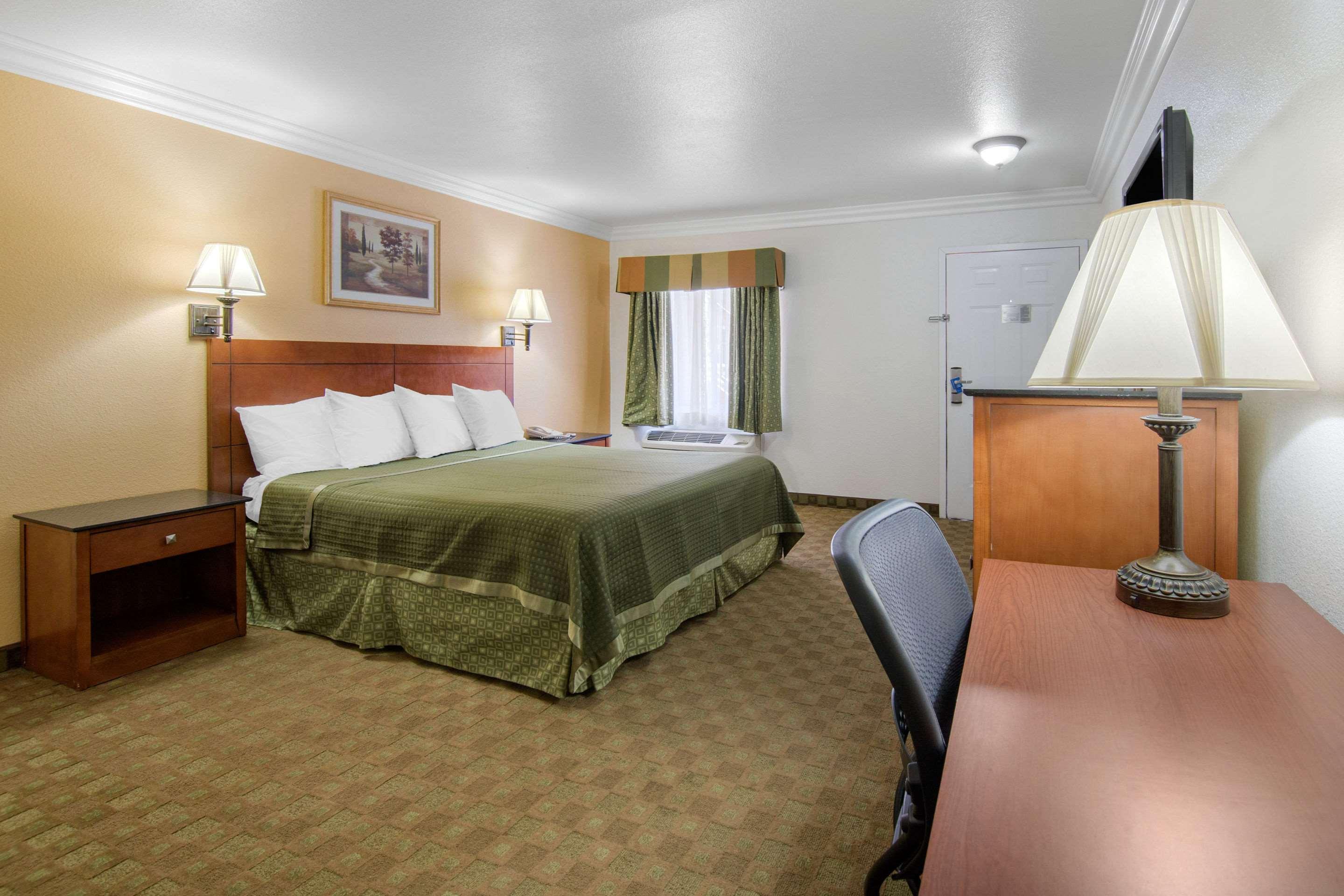 Rodeway Inn Adelanto Us 395 Exterior foto