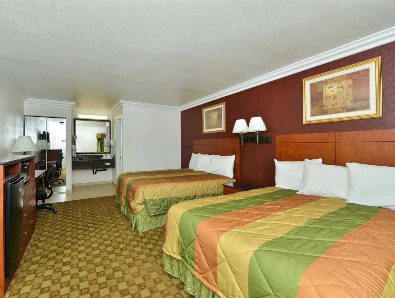 Rodeway Inn Adelanto Us 395 Exterior foto